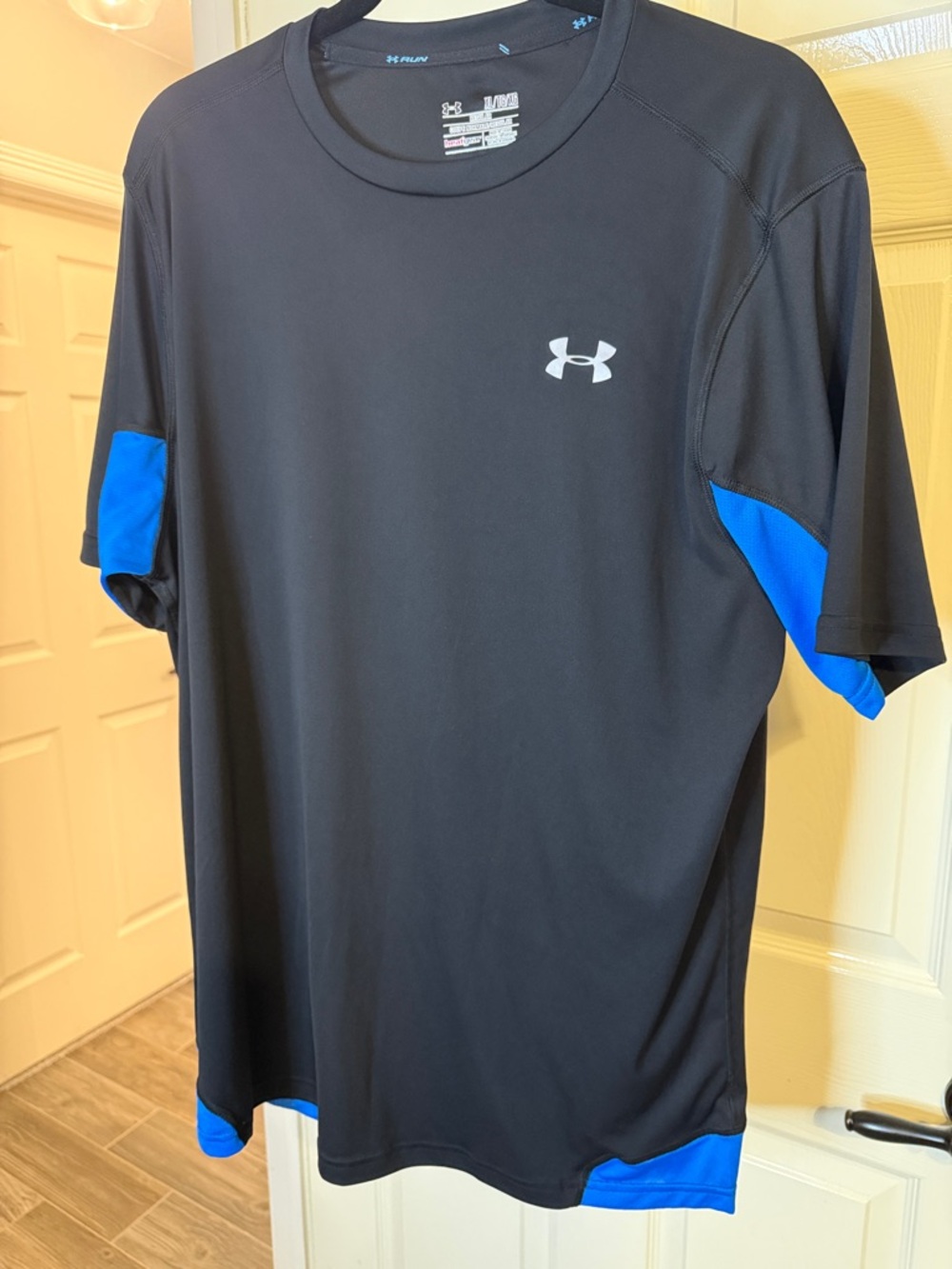 Under Armour Men's Black/Blue Regular Fit Heatgear Short-Sleeve Performance Tee